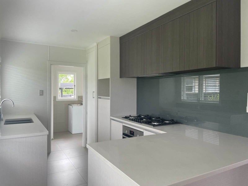 27 Roby Street, Te Atatu Peninsula, Auckland - Carousel 2