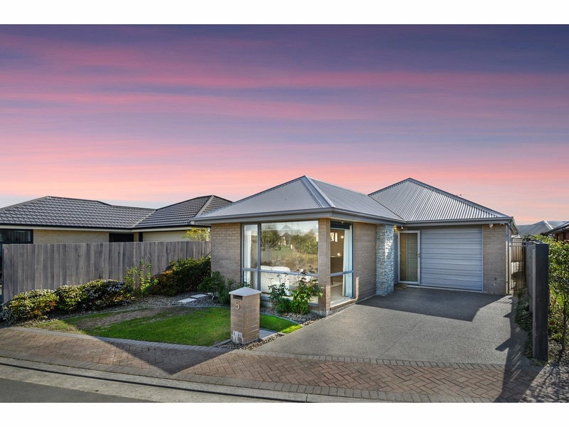 5 Torrisdale Lane, Broomfield, Christchurch - Carousel 1