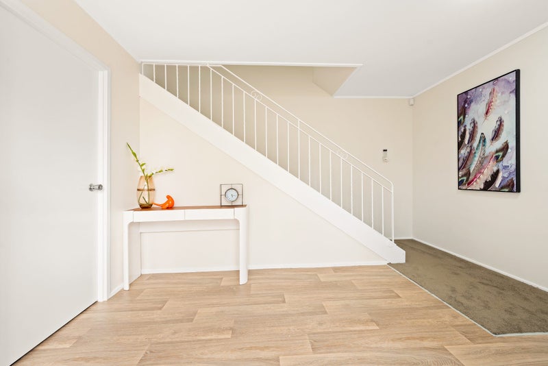 2/3 Landseer Place, Mount Roskill, Auckland - Carousel 2