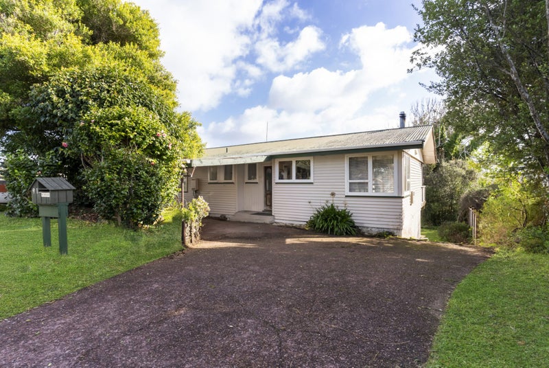 91 Bruce Road, Glenfield, Auckland - Carousel 1