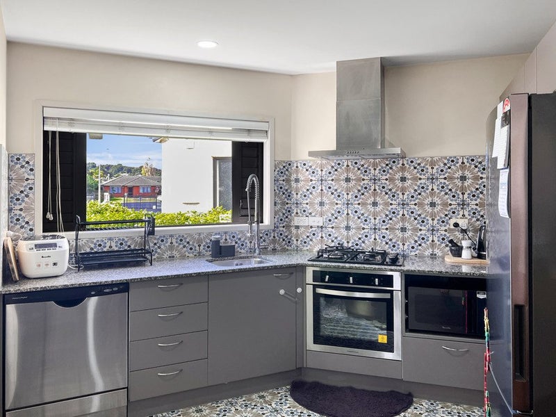 5/18 Alicante Avenue, Hillpark, Auckland - Carousel 2