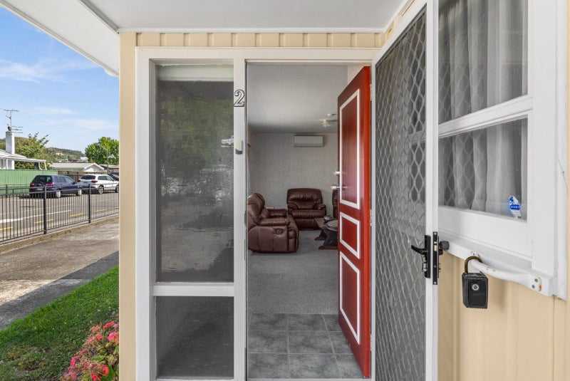 2/24 WHITE STREET, TARADALE, NAPIER - Carousel 2