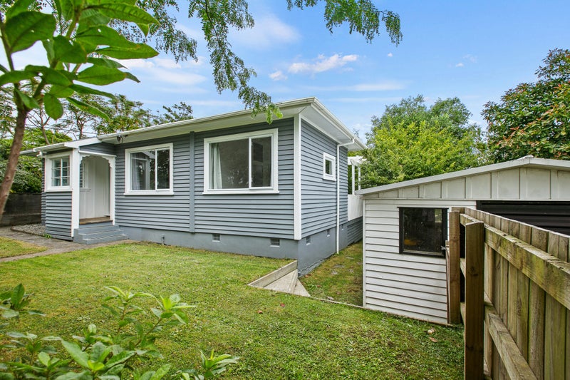 166 Seaview Road, Westown, New Plymouth - Carousel 1