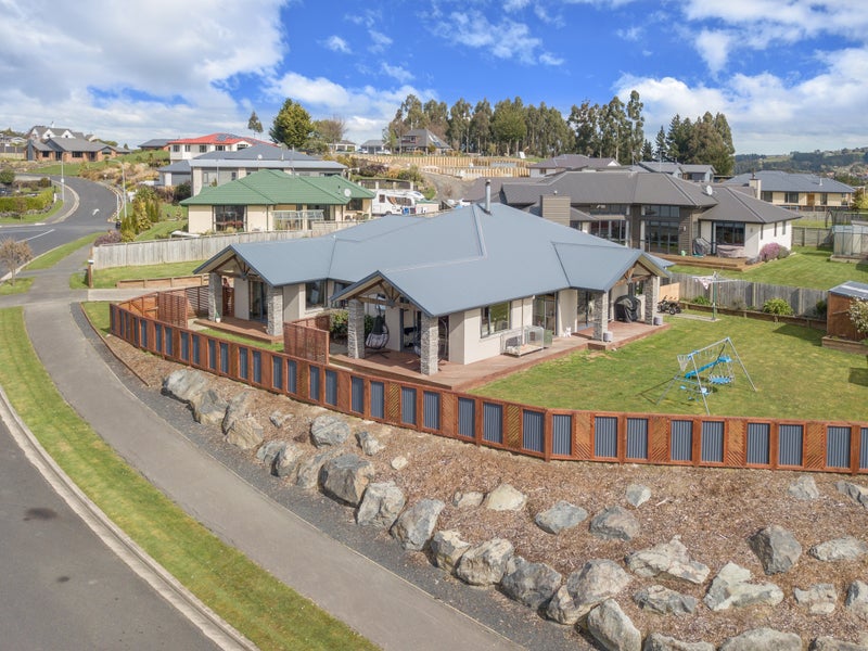 6 Grandvista Drive, Green Island, Dunedin - Carousel 1