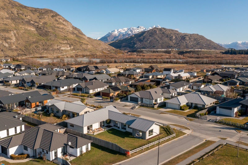 1 Risinghurst Terrace, Lower Shotover, Queenstown - Carousel 24