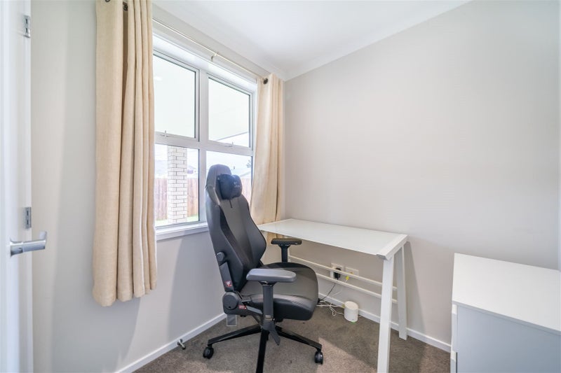 8 Poulson Grove, Trentham, Upper Hutt - Carousel 19