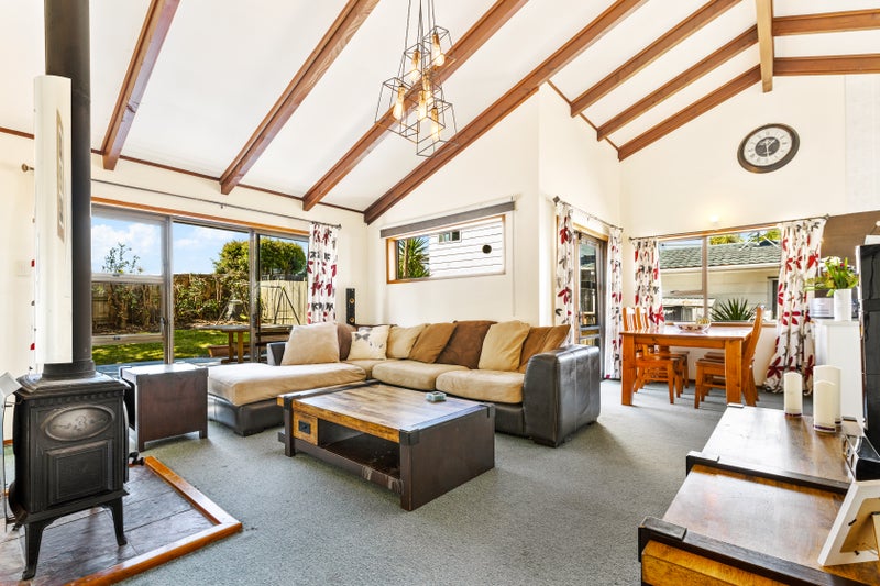 8 Penton Road, Stanmore Bay, Whangaparaoa - Carousel 1