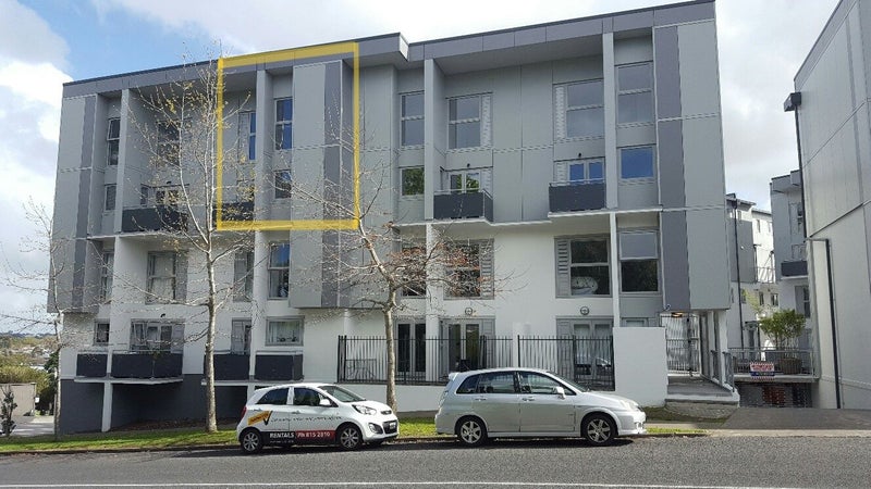 18/2 Western Springs Road, Kingsland, Auckland - Carousel 1