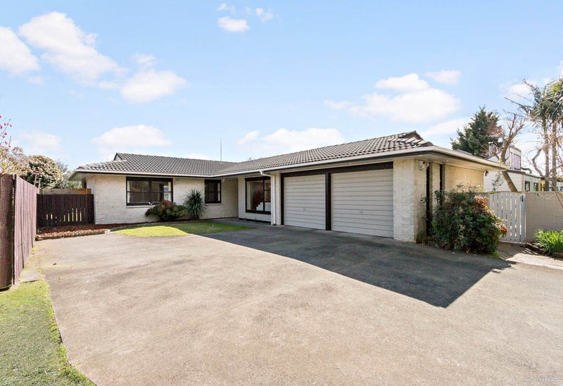25 Beaumaris Way, Conifer Grove, Takanini - Carousel 1