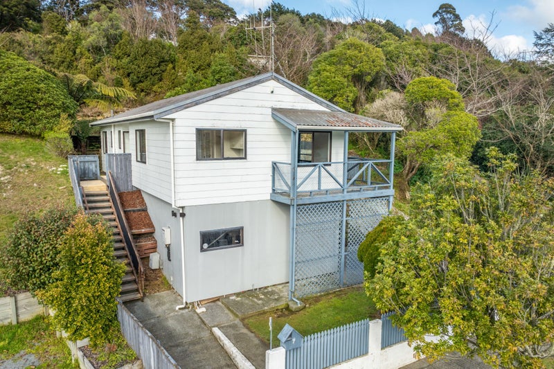 7 Jasper Grove, Birchville, Upper Hutt - Carousel 1