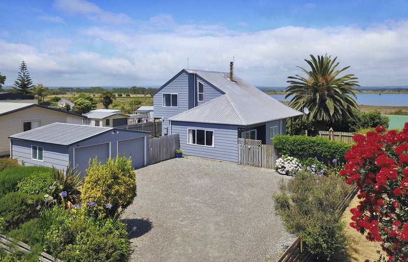 548 Pukehina Parade, Te Puke - Carousel 1
