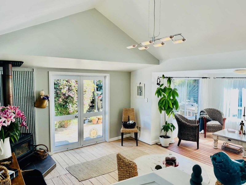 1 Seaward Drive, Amberley, Amberley - Carousel 2