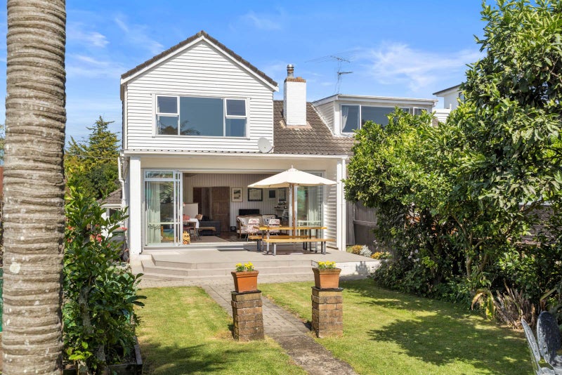 6 Tagalad Road, Mission Bay, Auckland - Carousel 1