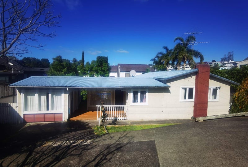16A Commodore Parry Road, Castor Bay, Auckland - Carousel 1