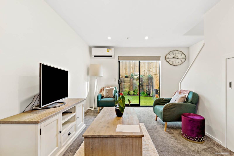 4/102 Millbrook Road, Sunnyvale, Auckland - Carousel 2