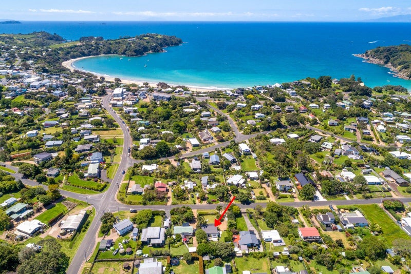 5 Manuka Road, Waiheke Island , Waiheke Island - Carousel 2