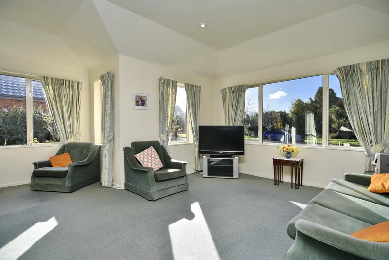 27 Beechwood Drive, Northwood, Christchurch - Carousel 2