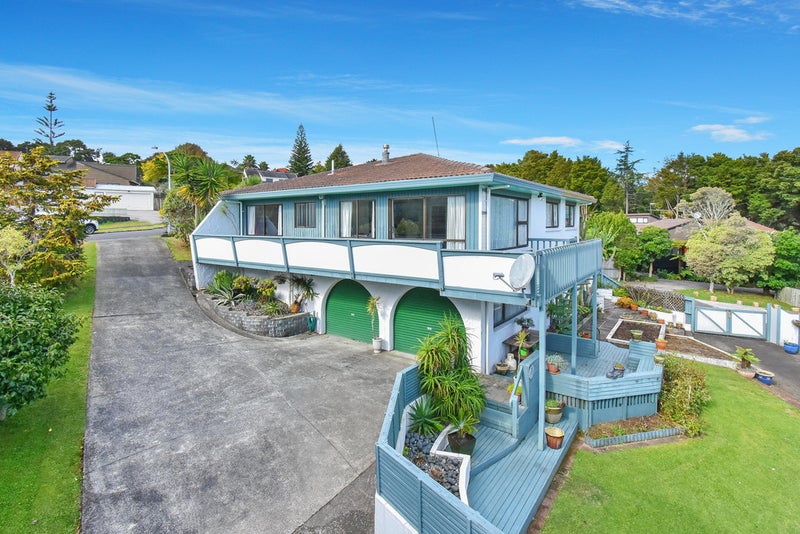 28 Kingsclere Place, Goodwood Heights, Auckland - Carousel 2
