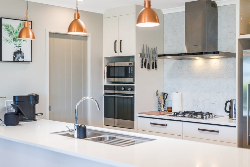 15 Ken Douglas Drive, Aotea, Porirua - Carousel 2