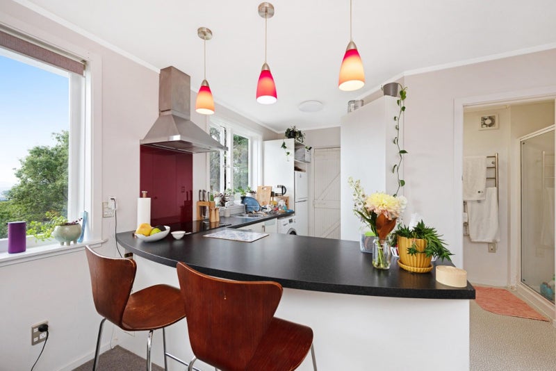 15 Mertoun Terrace, Highbury, Wellington - Carousel 2