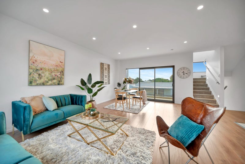 723C Massey Road, Mangere, Auckland - Carousel 1