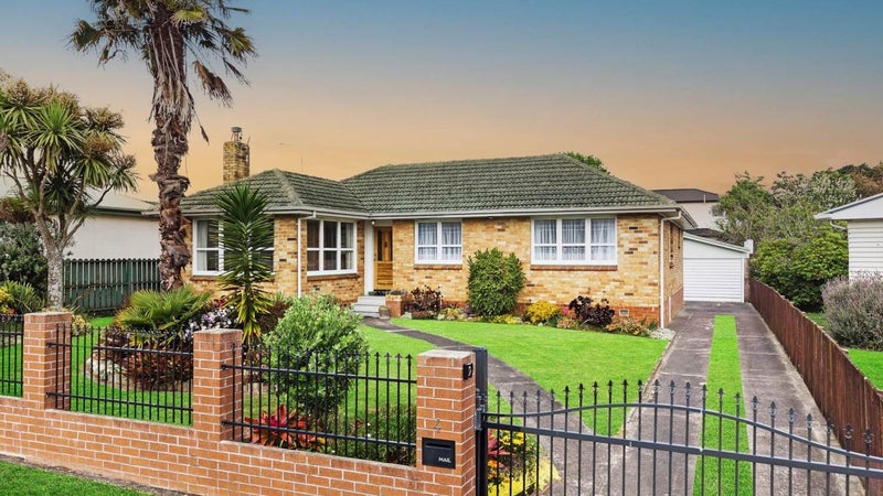 4 Barrie Avenue, Papatoetoe, Auckland - Carousel 1