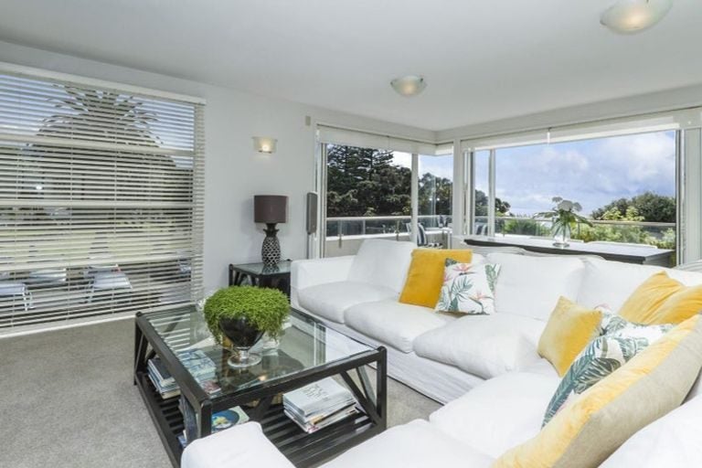 17A The Strand, Takapuna, Auckland - Carousel 24