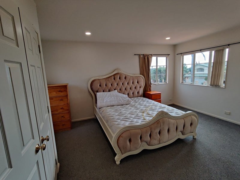 22 Anaheim Boulevard, Shamrock Park, Auckland - Carousel 14