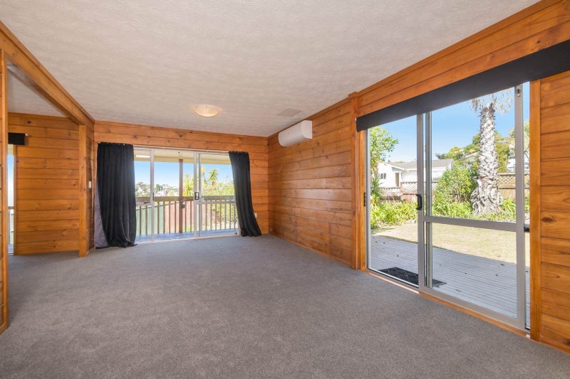 11 Cassandra Grove, Totara Vale, Auckland - Carousel 2