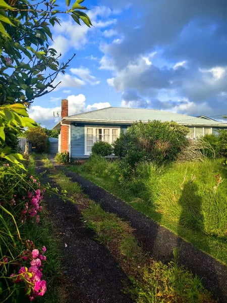 7 Abbotleigh Avenue, Te Atatu Peninsula, Auckland - Carousel 2