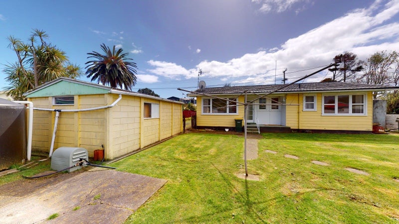 599 Waitarere Beach Road, Waitarere Beach, Levin - Carousel 2