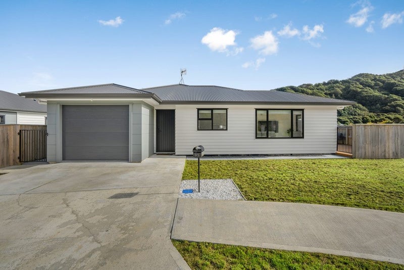 95 Meremere Street, Wainuiomata, Lower Hutt - Carousel 1