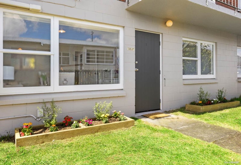2/100 St Lukes Road, Mount Albert, Auckland - Carousel 13