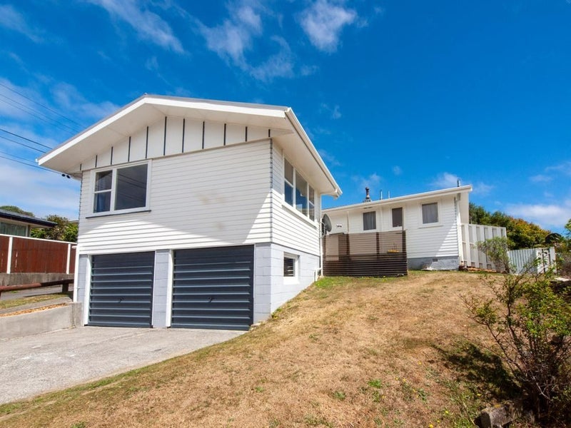 23 Diane Grove, Paparangi, Wellington - Carousel 1