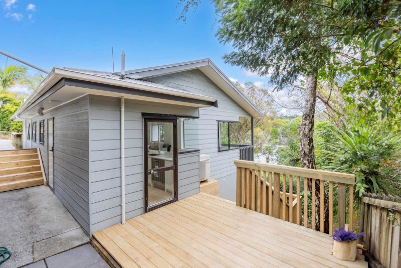 2/16 Mistletoe Place, Browns Bay, Auckland - Carousel 2