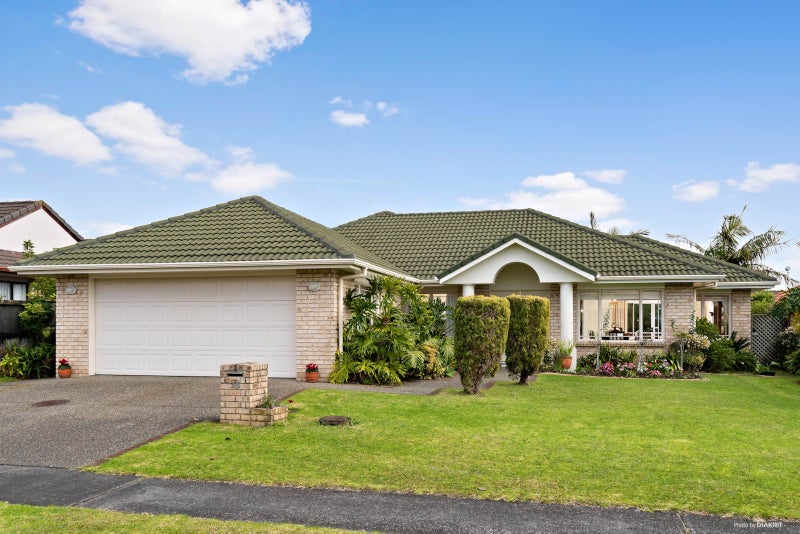 38 Claremont Way, East Tamaki Heights, Auckland - Carousel 1