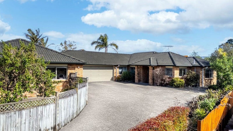 19 Ballymore Drive, Pinehill, Auckland - Carousel 1