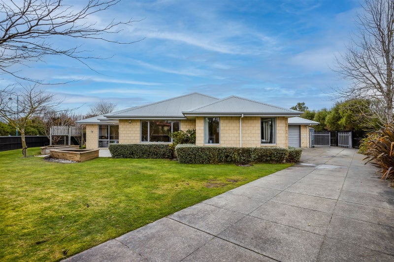 26 Willowview Drive, Redwood, Christchurch - Carousel 2