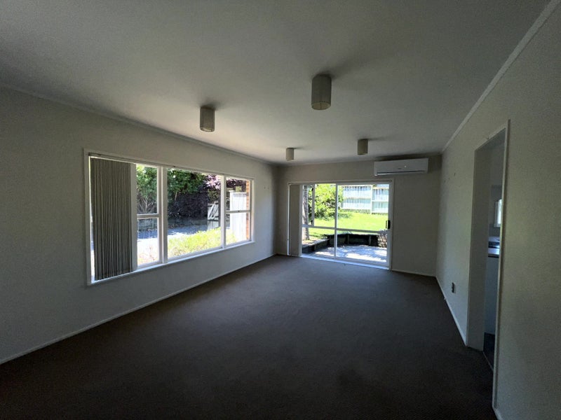 1/9 Sudan Avenue, Milford, Auckland - Carousel 11