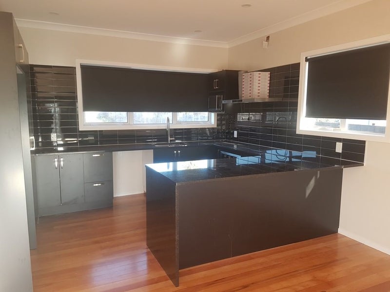 8 Lipscombe Avenue, Papatoetoe, Auckland - Carousel 2