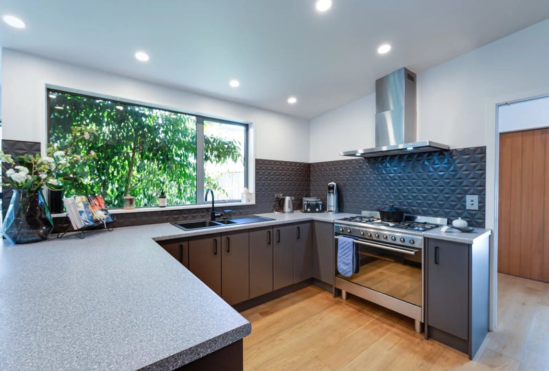 8A Maple Court, Arthurs Point, Queenstown - Carousel 2