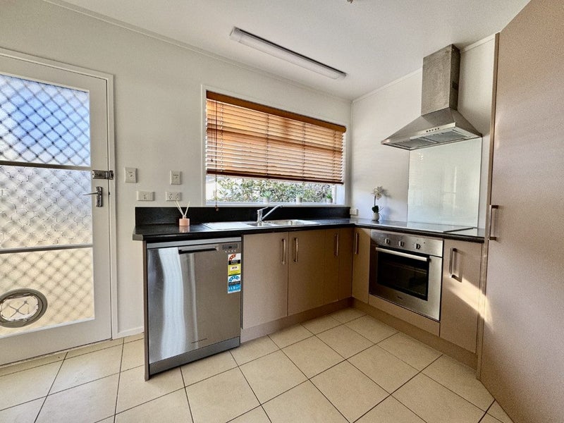 2/659 Mount Albert Road, Royal Oak, Auckland - Carousel 2