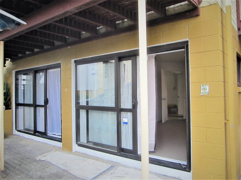2/4 Wanganella Place, Lynfield, Auckland - Carousel 2