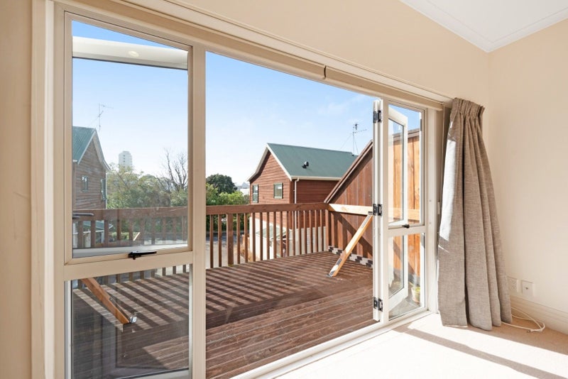 11/5 Malcolm Lane, Thorndon, Wellington - Carousel 2