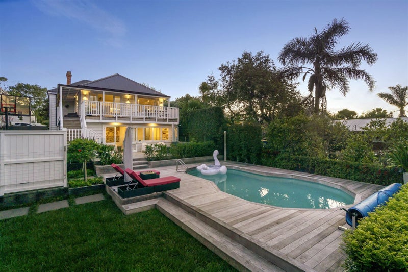 20 Hastings Parade, Devonport, Auckland - Carousel 1