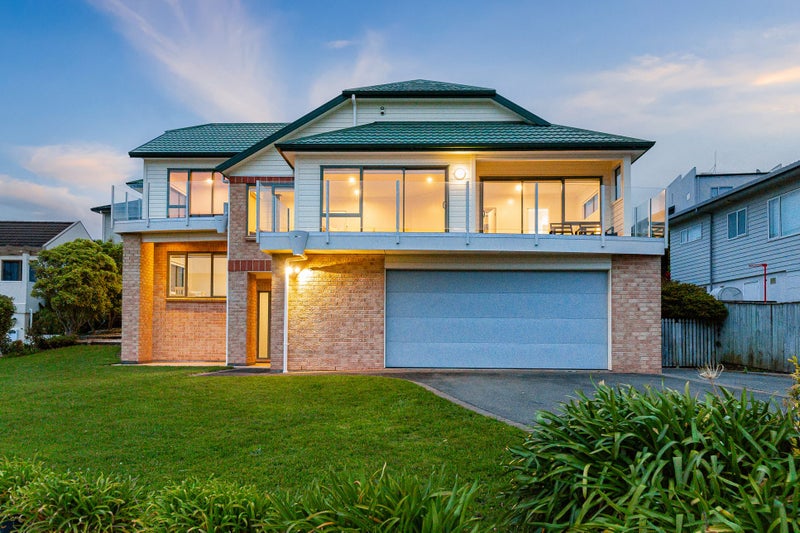 12 Bowsprit Way, Whitby, Porirua - Carousel 1