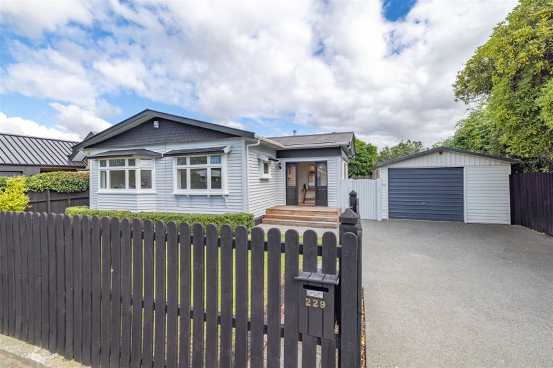 229 Springfield Road, St Albans, Christchurch - Carousel 1