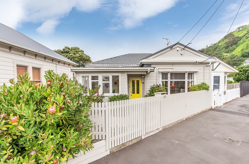 29 Rua Street, Lyall Bay, Wellington - Carousel 1