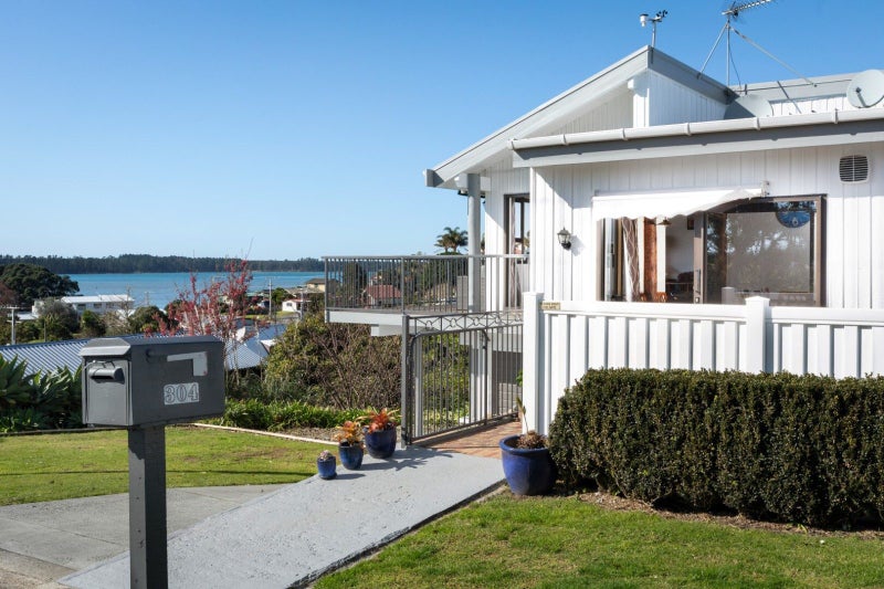 304 Ongare Point Road, Katikati - Carousel 2