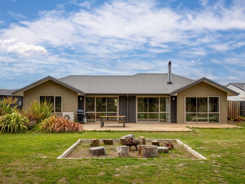 63 Larch Crescent, Alexandra, Alexandra - Carousel 1